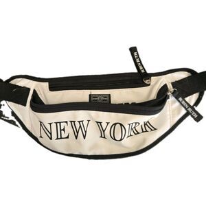 Robin Ruth New York Never Sleeps Fanny Pack Belt Bag White Black NYC Souvenir